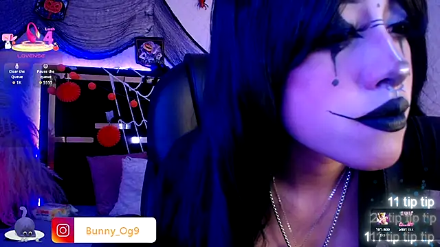 Bunny O online show from October 2025 07:47:01 PM