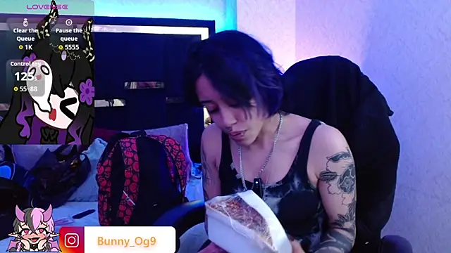 Snapshot of Bunny_O chatting on June 2026 02:11:02 AM Bunny O online show from June 2026 02:11:02 AM