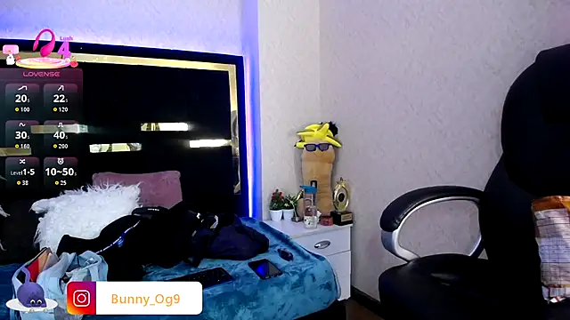 Bunny O online show from September 2025 08:19:02 PM