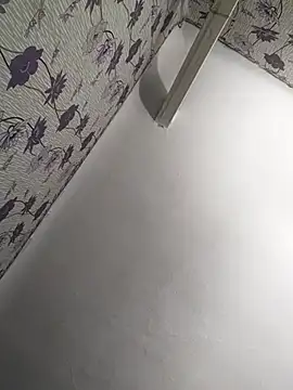 Snapshot of SweetLeila40 chatting on February 2025 07:19:01 AM SweetLeila40 online show from February 2025 07:19:01 AM