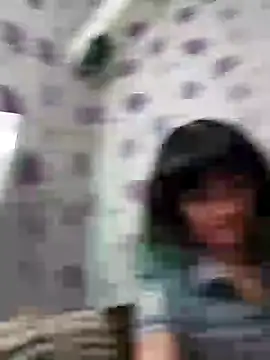 Snapshot of SweetLeila40 chatting on February 2025 09:17:01 PM SweetLeila40 online show from February 2025 09:17:01 PM