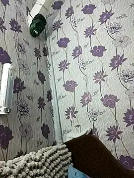 Snapshot of SweetLeila40 chatting on February 2025 11:52:01 PM SweetLeila40 online show from February 2025 11:52:01 PM