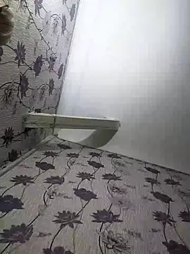 Snapshot of SweetLeila40 chatting on March 2025 06:50:01 PM SweetLeila40 online show from March 2025 06:50:01 PM