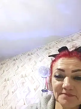 SweetLeila40 online show from April 2026 11:18:02 PM