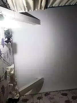 Snapshot of SweetLeila40 chatting on February 2025 04:27:01 AM SweetLeila40 online show from February 2025 04:27:01 AM