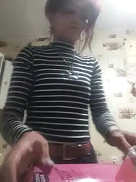 SweetLeila40 online show from April 2026 06:21:02 PM