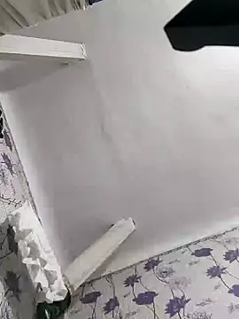 Snapshot of SweetLeila40 chatting on February 2025 11:49:01 PM SweetLeila40 online show from February 2025 11:49:01 PM