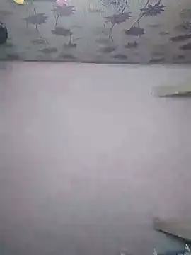 Snapshot of SweetLeila40 chatting on September 2025 10:43:01 PM SweetLeila40 online show from September 2025 10:43:01 PM