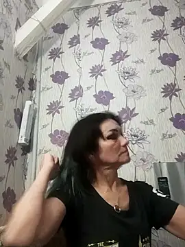 Snapshot of SweetLeila40 chatting on February 2025 08:20:02 PM SweetLeila40 online show from February 2025 08:20:02 PM