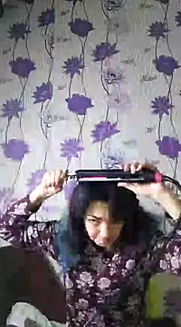 Snapshot of SweetLeila40 chatting on February 2025 04:58:02 PM SweetLeila40 online show from February 2025 04:58:02 PM