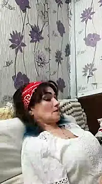 Snapshot of SweetLeila40 chatting on January 2025 12:18:01 AM SweetLeila40 online show from January 2025 12:18:01 AM