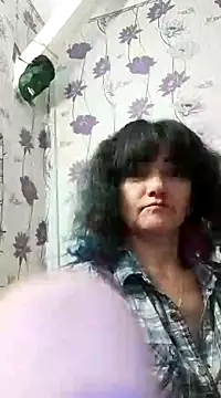 Snapshot of SweetLeila40 chatting on February 2025 10:32:01 PM SweetLeila40 online show from February 2025 10:32:01 PM