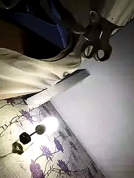 Snapshot of SweetLeila40 chatting on January 2025 03:19:01 PM SweetLeila40 online show from January 2025 03:19:01 PM