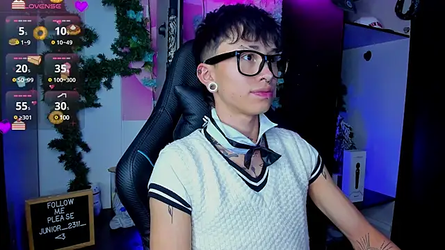 juniior 2311  online show from March 2025 09:05:02 PM