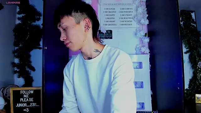 juniior 2311  online show from February 2025 10:05:01 PM