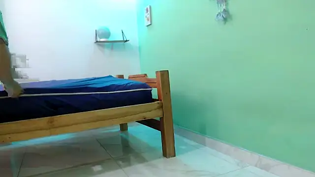 evaleribigtits18 online show from April 2026 01:34:02 AM