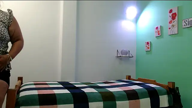 evaleribigtits18 online show from February 2026 01:23:02 AM