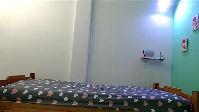 evaleribigtits18 online show from February 2026 01:49:02 AM