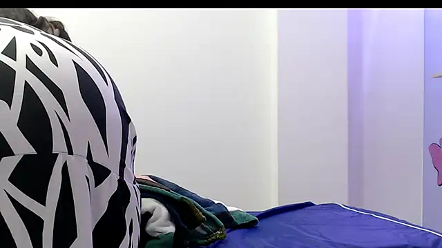 evaleribigtits18 online show from November 2025 07:50:02 PM