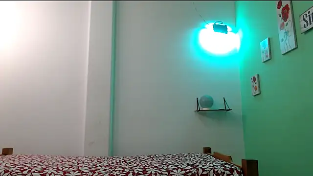 evaleribigtits18 online show from April 2026 01:34:01 AM