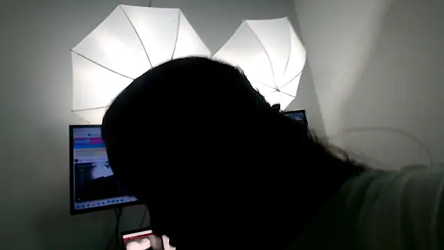 evaleribigtits18 online show from April 2026 01:10:01 AM