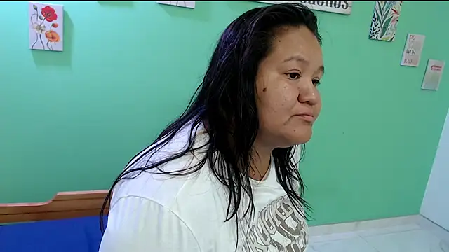 evaleribigtits18 online show from February 2026 12:31:02 AM