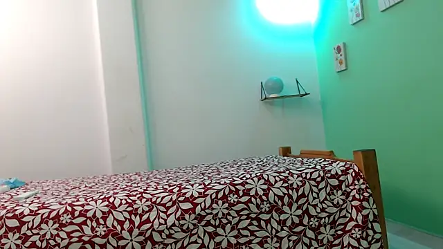 evaleribigtits18 online show from April 2026 01:18:02 AM