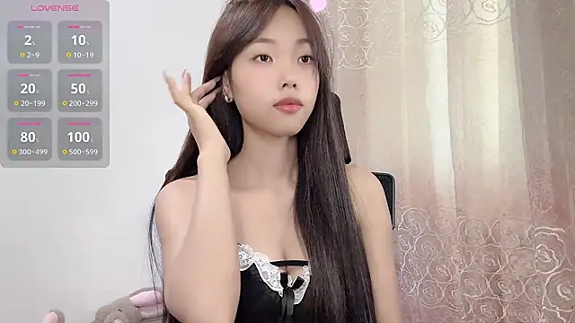 Snapshot of Lvy--v chatting on September 2025 01:39:01 AM Lvy--v online show from September 2025 01:39:01 AM