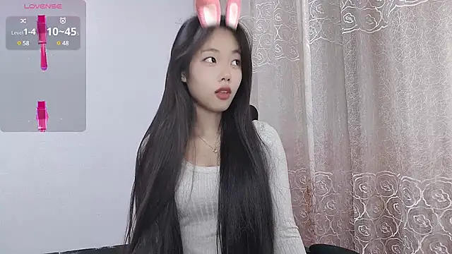 Snapshot of Lvy--v chatting on March 2025 10:54:01 PM Lvy--v online show from March 2025 10:54:01 PM