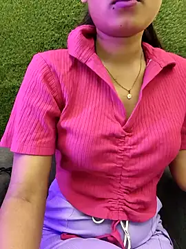 yhona darling online show from April 2026 06:37:01 PM