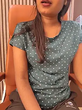 yhona darling online show from June 2026 07:20:01 PM