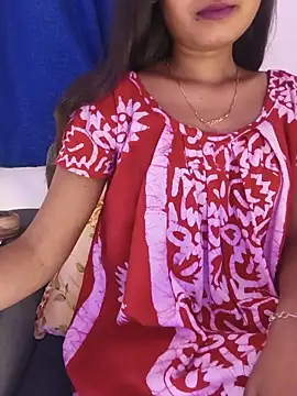 yhona darling online show from May 2026 01:21:02 PM