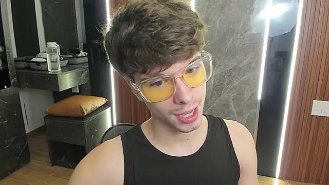 Snapshot of calvin_love_you chatting on May 2026 04:28:02 PM calvin love you online show from May 2026 04:28:02 PM
