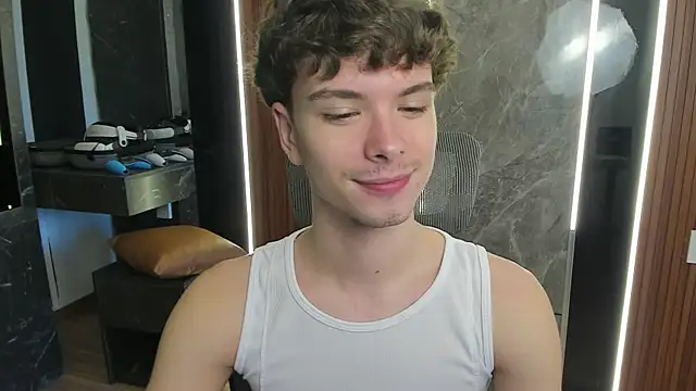 Snapshot of calvin_love_you chatting on July 2026 09:43:01 AM calvin love you online show from July 2026 09:43:01 AM