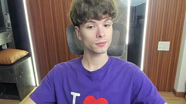 Snapshot of calvin_love_you chatting on April 2026 06:10:01 PM calvin love you online show from April 2026 06:10:01 PM
