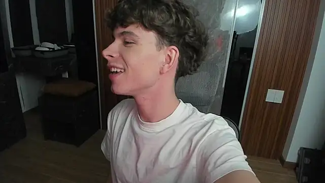 Snapshot of calvin_love_you chatting on May 2026 05:01:01 PM calvin love you online show from May 2026 05:01:01 PM