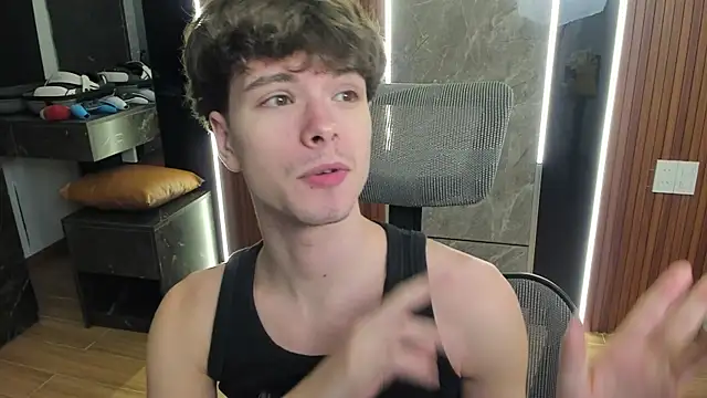 Snapshot of calvin_love_you chatting on July 2026 03:19:02 PM calvin love you online show from July 2026 03:19:02 PM