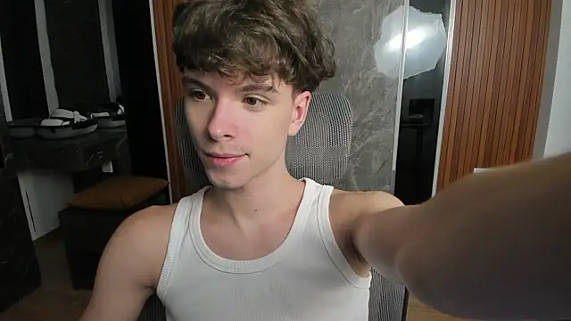 Snapshot of calvin_love_you chatting on June 2026 05:07:01 PM calvin love you online show from June 2026 05:07:01 PM
