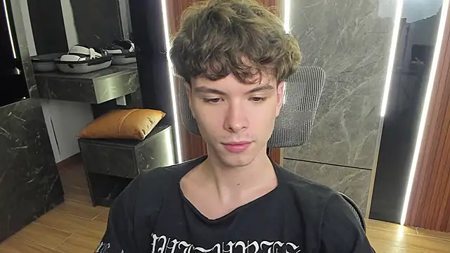 Snapshot of calvin_love_you chatting on June 2026 05:03:02 PM calvin love you online show from June 2026 05:03:02 PM
