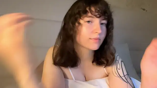 MoonAngelic online show from July 2026 02:27:02 AM