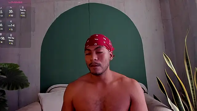 Snapshot of noah_jones__ chatting on November 2025 03:35:02 PM noah jones online show from November 2025 03:35:02 PM