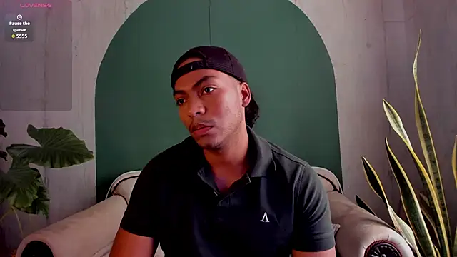 Snapshot of noah_jones__ chatting on November 2025 05:02:01 PM noah jones online show from November 2025 05:02:01 PM