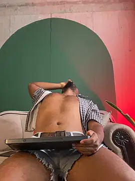 noah jones   online show from April 2026 05:03:01 PM