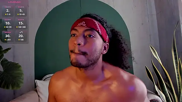 Snapshot of noah_jones__ chatting on December 2025 05:45:01 PM noah jones online show from December 2025 05:45:01 PM