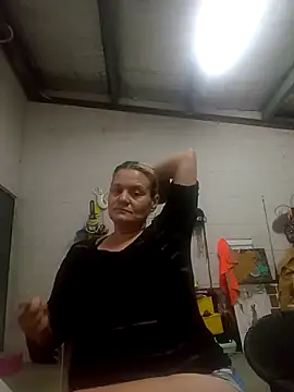 llASHll online show from November 2025 07:14:02 PM