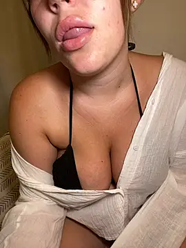 Snapshot of lilylush24 chatting on February 2025 10:07:02 AM lilylush24 online show from February 2025 10:07:02 AM