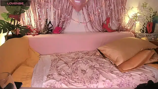 Snapshot of KelliRaid chatting on March 2025 11:28:01 AM KelliRaid online show from March 2025 11:28:01 AM