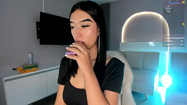 millieskinny  online show from October 2025 12:01:01 AM