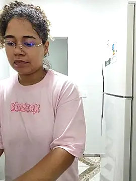 VitoriaFernandes online show from February 2026 10:29:01 PM