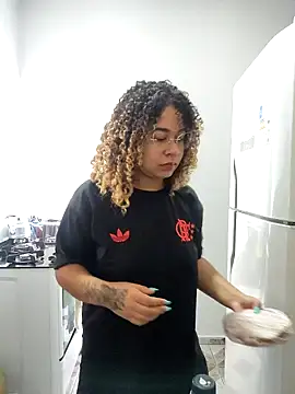 VitoriaFernandes online show from February 2026 01:51:02 PM